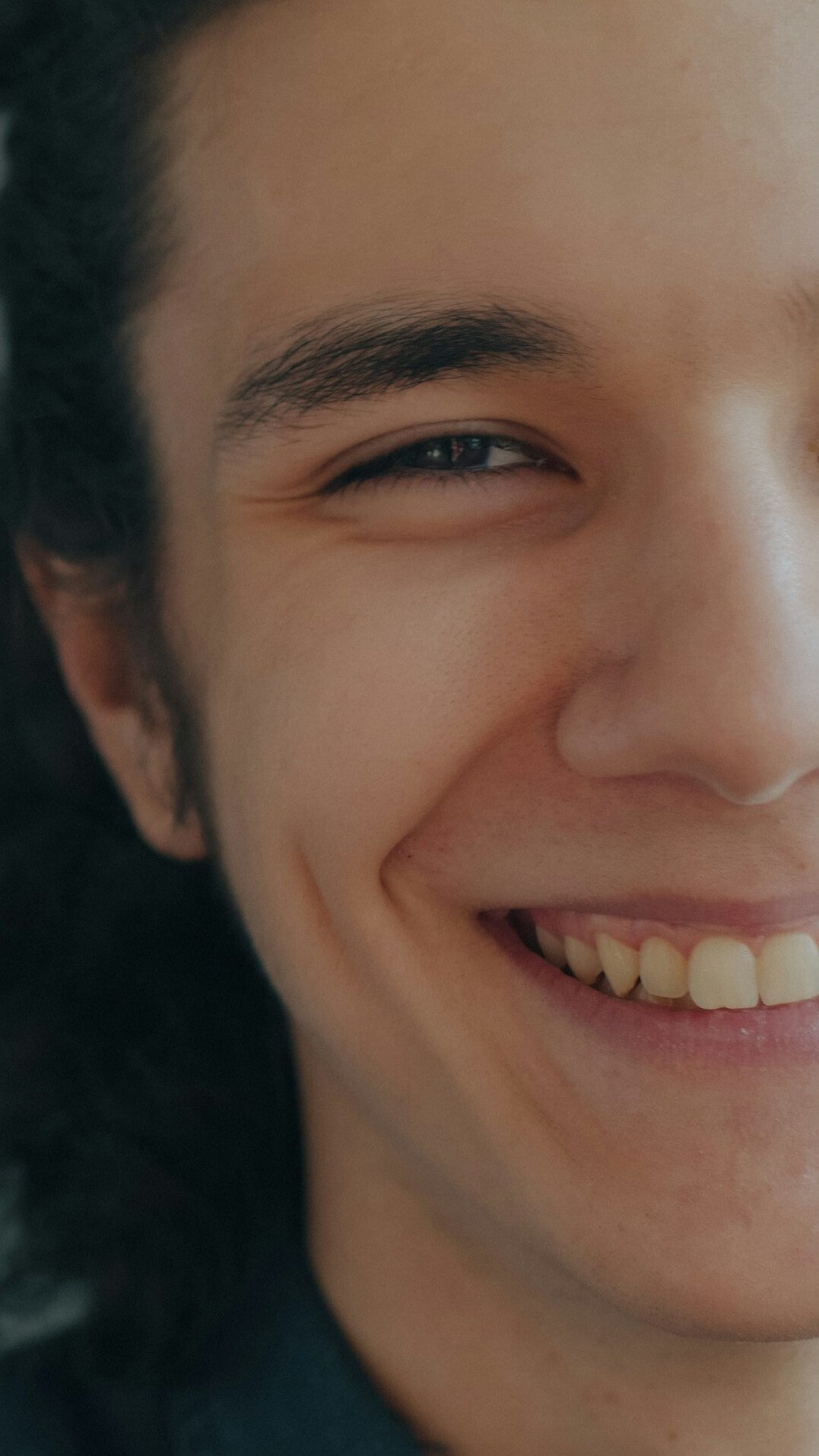 uruguayan celebrity smiling